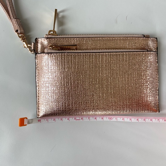 A new day wristlet set. Shiny. Small handbag - Picture 4 of 5